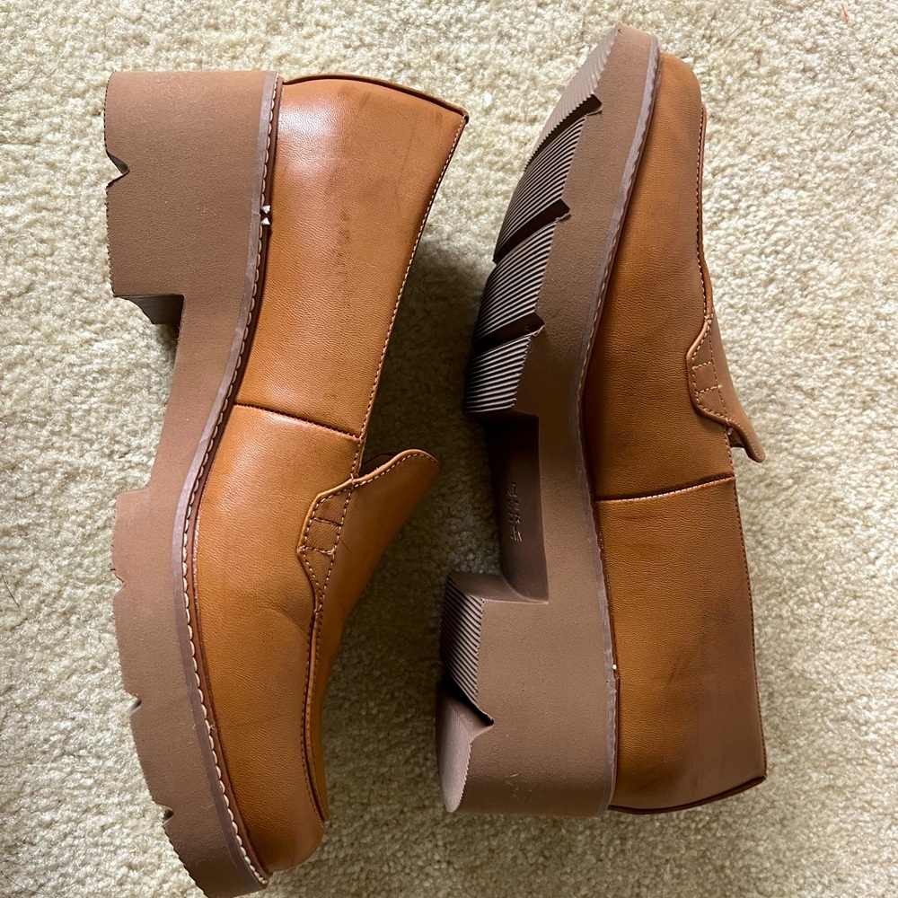 Naturalized Women’s Loafer - Work Shoe - 11